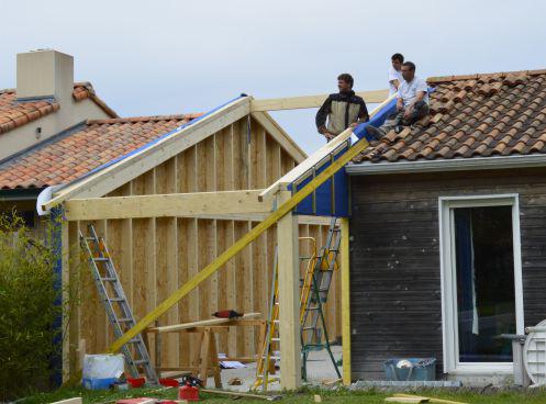 Assemblage de poutres et madriers à Ligné