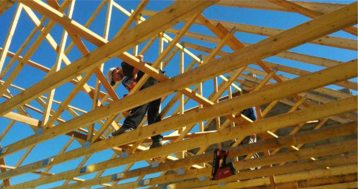 Assemblage de charpente industrielle à Saint Mars du Désert par Leduc Charpente