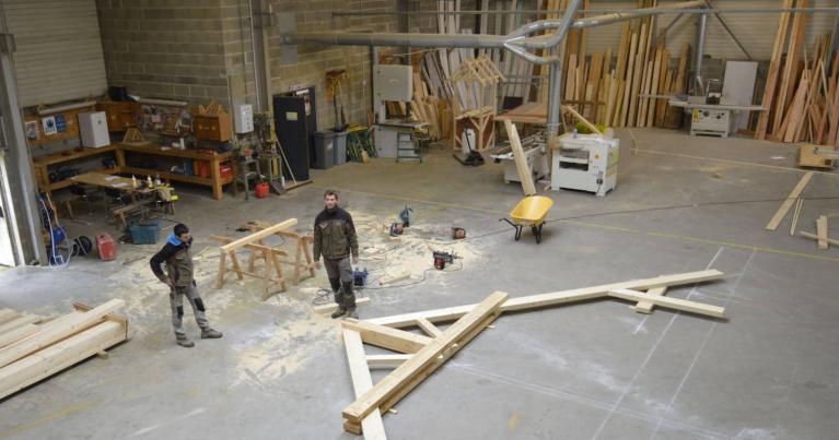 Fabrication de charpente bois traditionnelle à Ligné